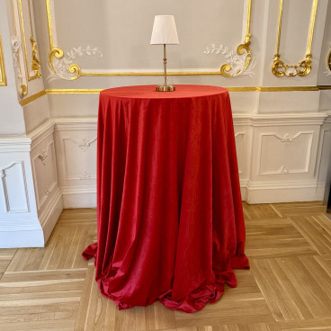 Round velvet tablecloth - red
