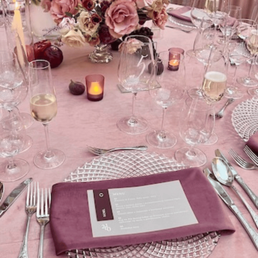 Round velvet tablecloth - vintage pink
