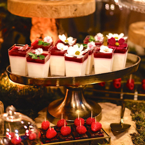 Podnos oválny na nôžke