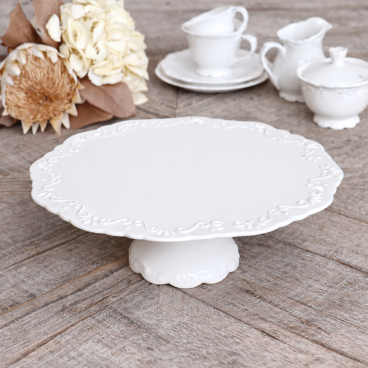Porcelain cake stand