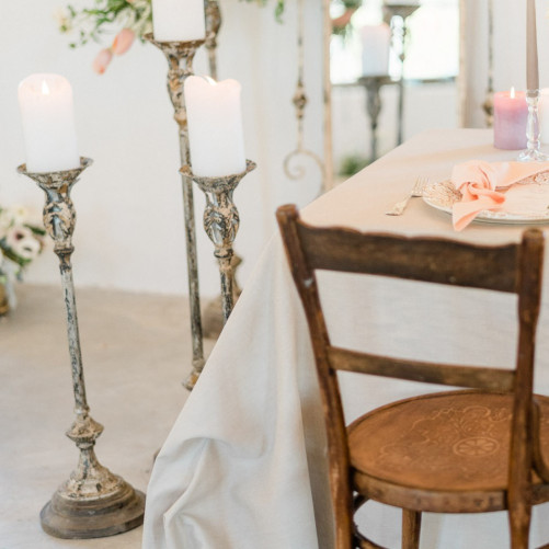 Vintage wooden pedestal - low