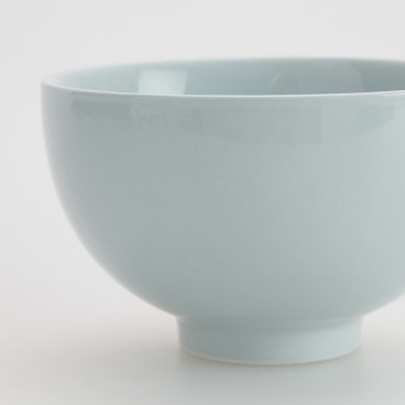 Bowl on a foot - light blue