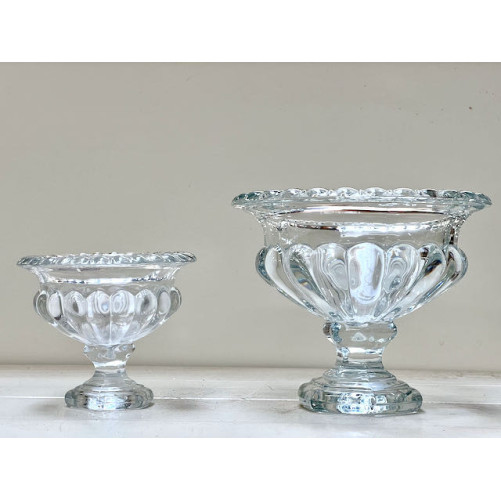 copy of Vase on a foot mini