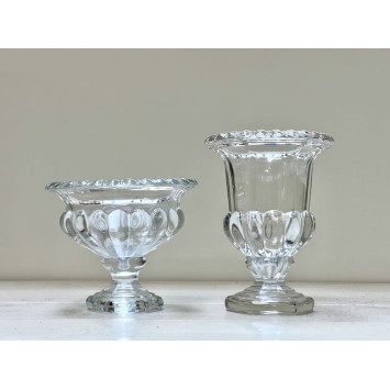 Vase on a foot mini 2